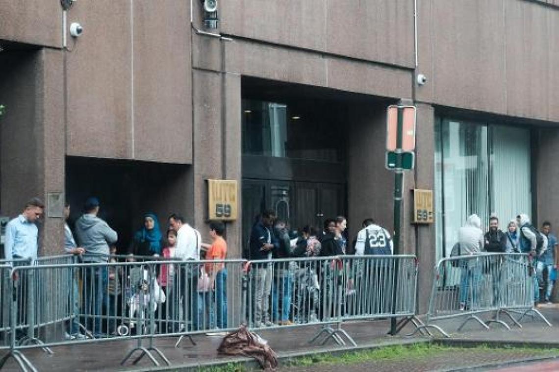Dienst Vreemdelingenzaken haalt wet op woonstbetredingen terug boven