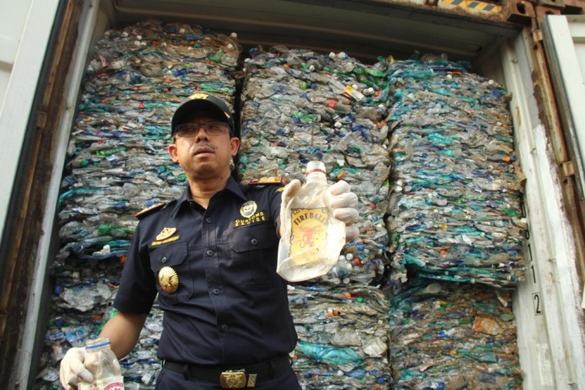 Indonesië stuurt 142 containers afval terug naar afzender