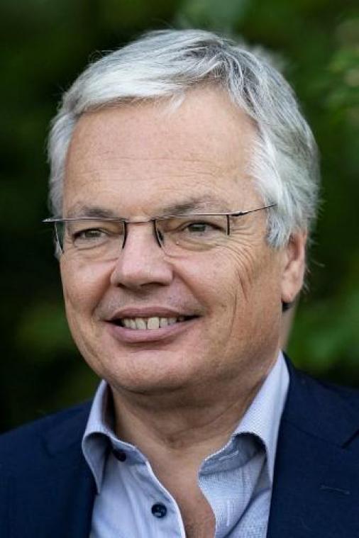Ex-geheim agent die Reynders beschuldigt treedt uit de schaduw