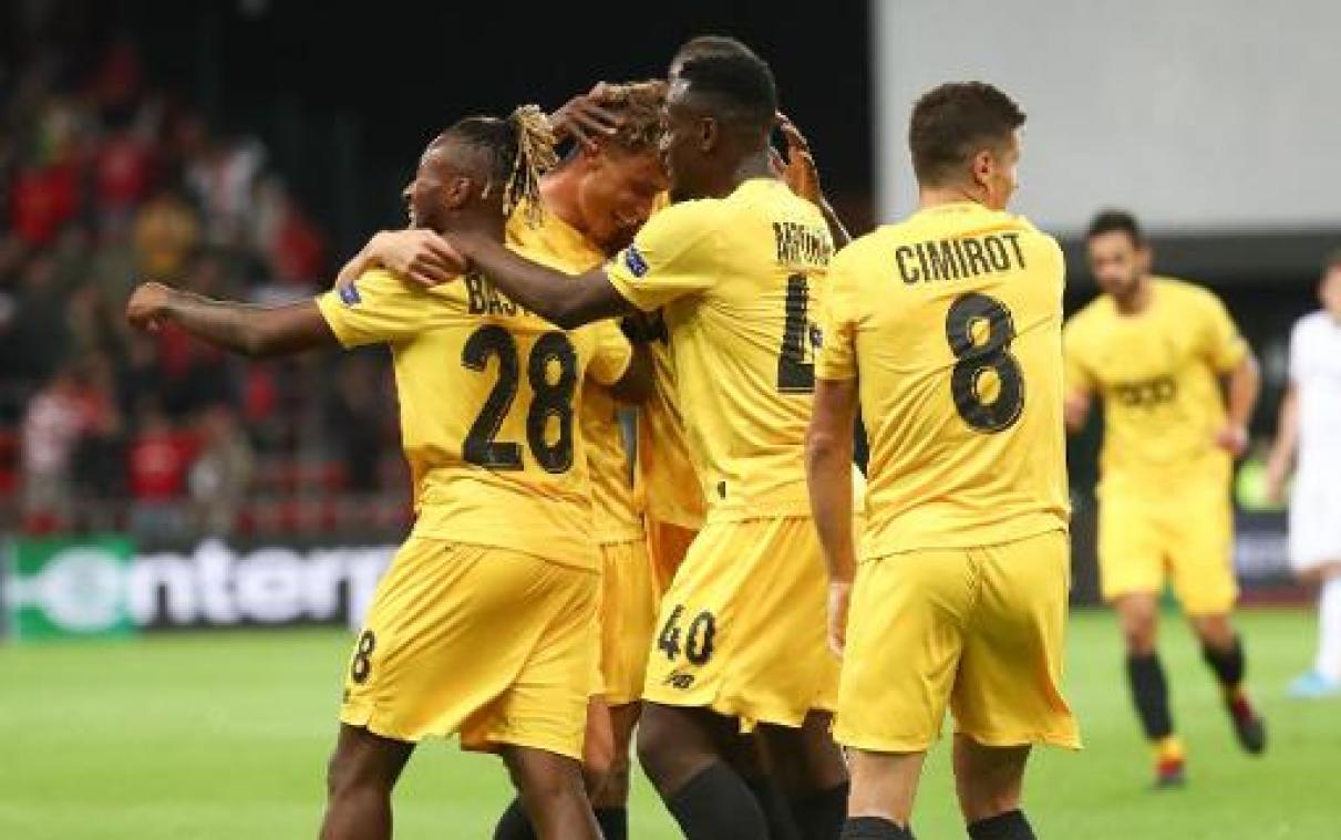 Standard opent met driepunter na 2-0 zege tegen Vitoria