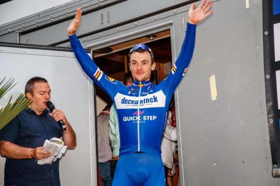 Yves Lampaert verovert eindzege, Viviani pakt slotrit