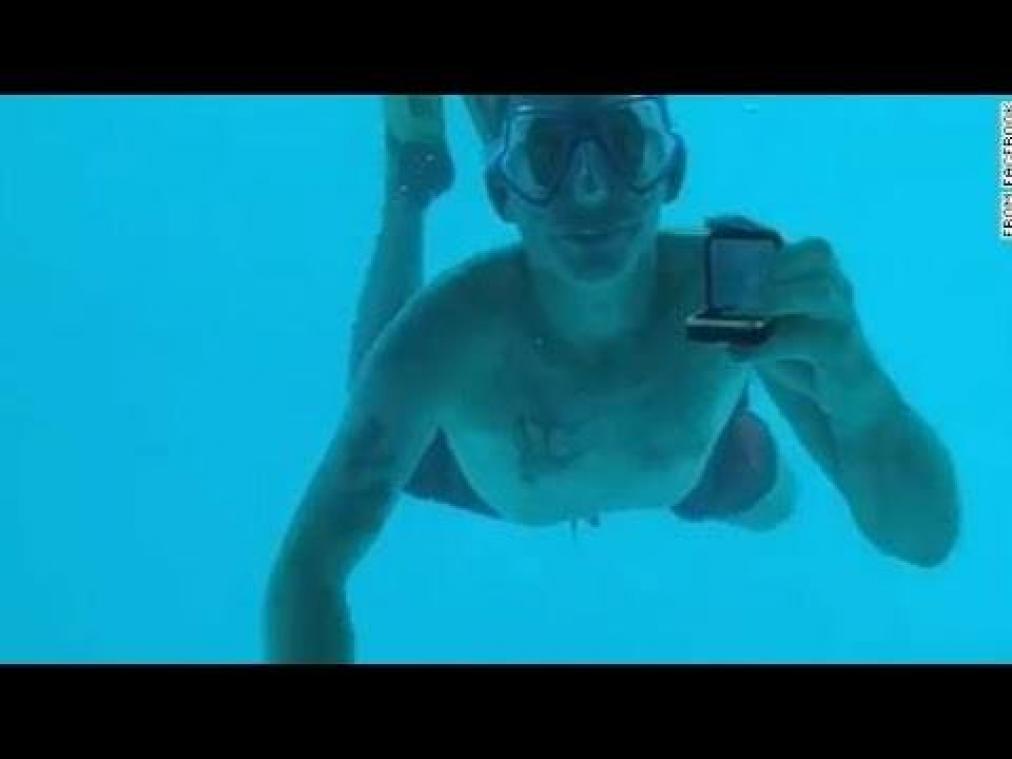 VIDEO. Tragisch: man verdrinkt na huwelijksaanzoek onder water