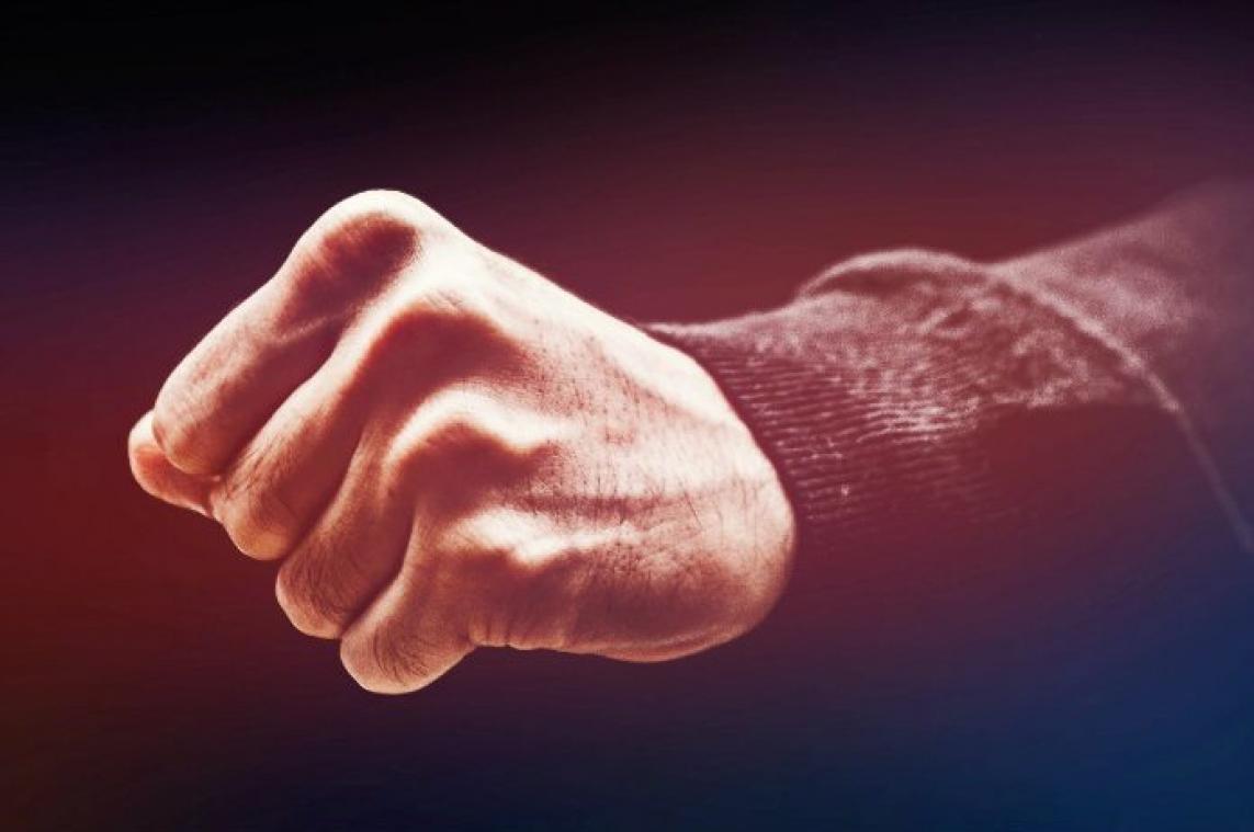 BIZAR. Jongen moet operatie ondergaan na stomp in edele delen