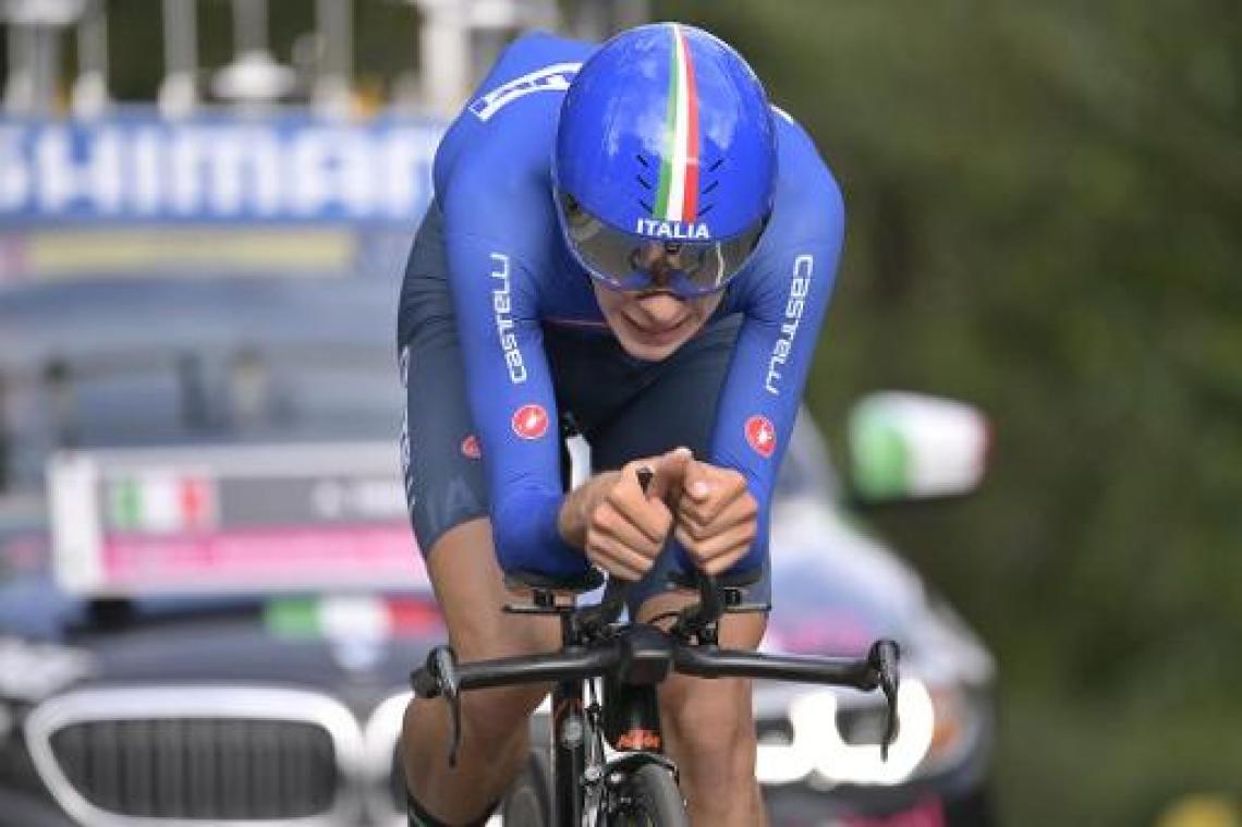 Antonio Tiberi pakt ondanks materiaalpech goud in juniorentijdrit WK wielrennen