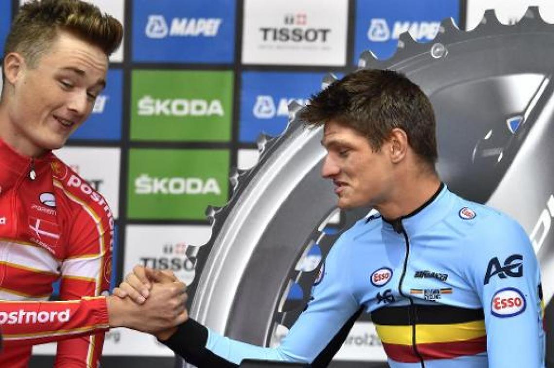 Titelhouder Bjerg wint uitgeregende tijdrit voor beloften, Brent Van Moer wordt vijfde