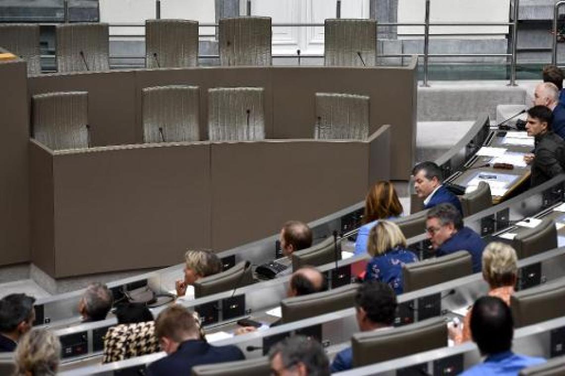 Parlementair werk vertraagt formatiegesprekken