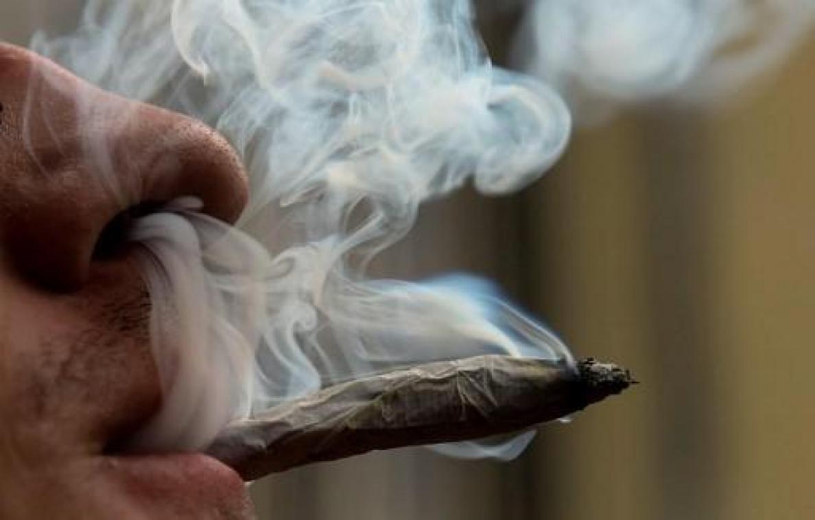 Australische hoofdstad legaliseert gebruik cannabis, uitdaging voor federale wetten