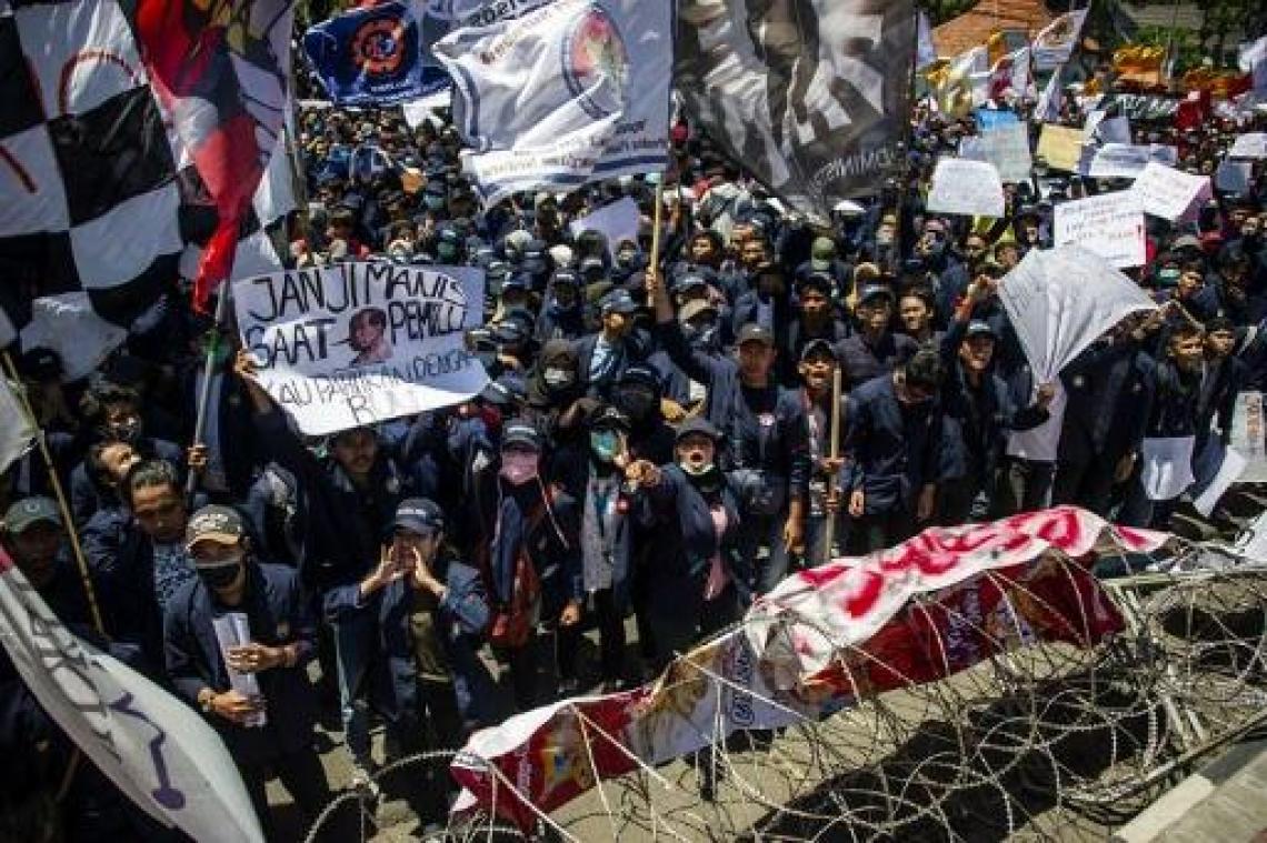 Meer dan 300 gewonden na treffen tussen Indonesische betogers en politie