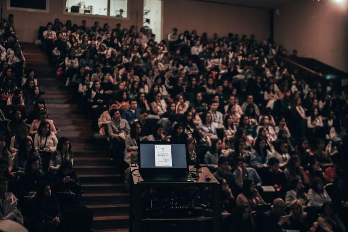 BIZAR. Lichaam van student pas na twee maanden gevonden op zijn studentenkamer
