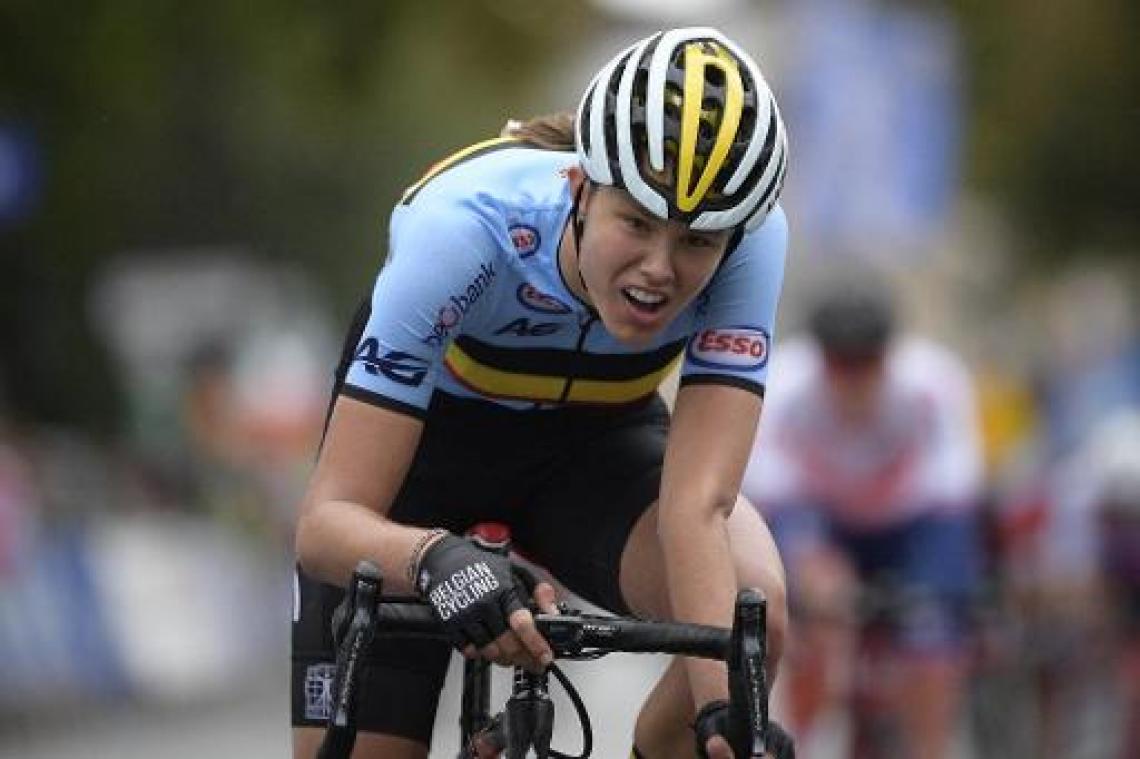 Julie De Wilde sprint naar zilver in wegrit bij meisjes junioren