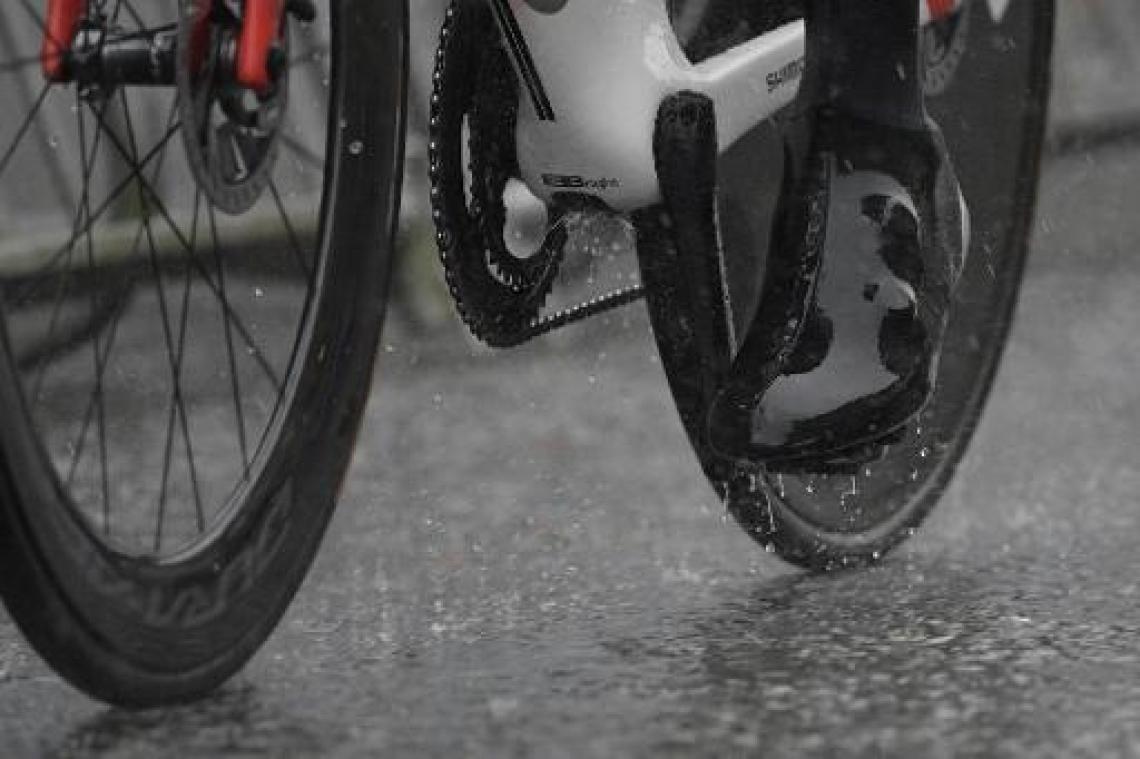 WK wielrennen - UCI kort wegrit in door slecht weer
