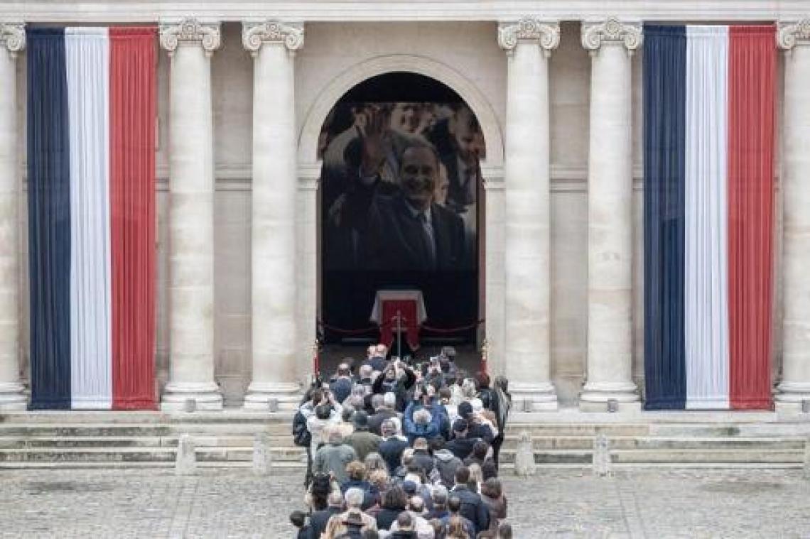Duizenden Fransen willen afscheid nemen van oud-president Chirac