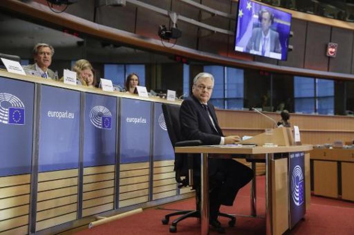 Kandidaat-commissaris Didier Reynders brengt zelf beschuldigingen van corruptie ter sprake