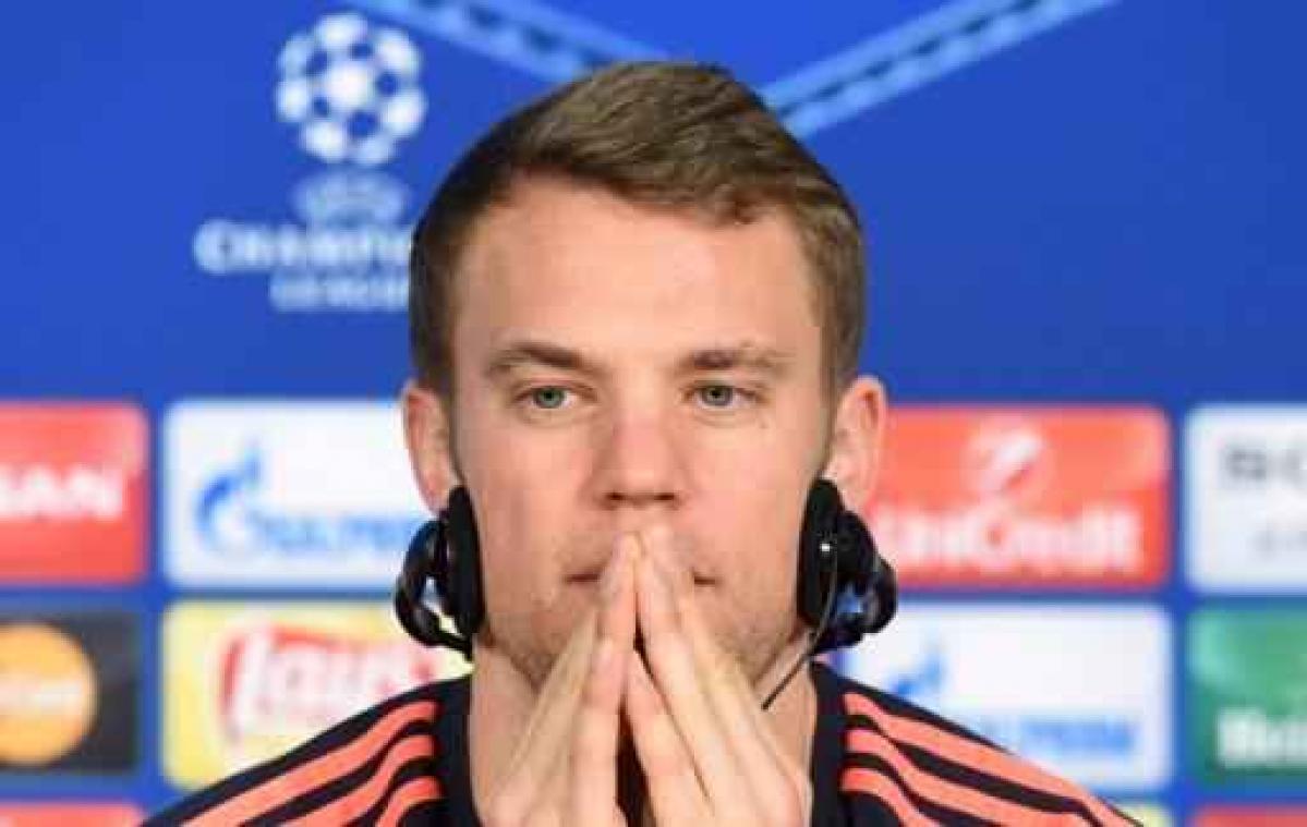 Doelman Manuel Neuer blijft Bayern trouw en tekent nieuw contract tot eind 2021