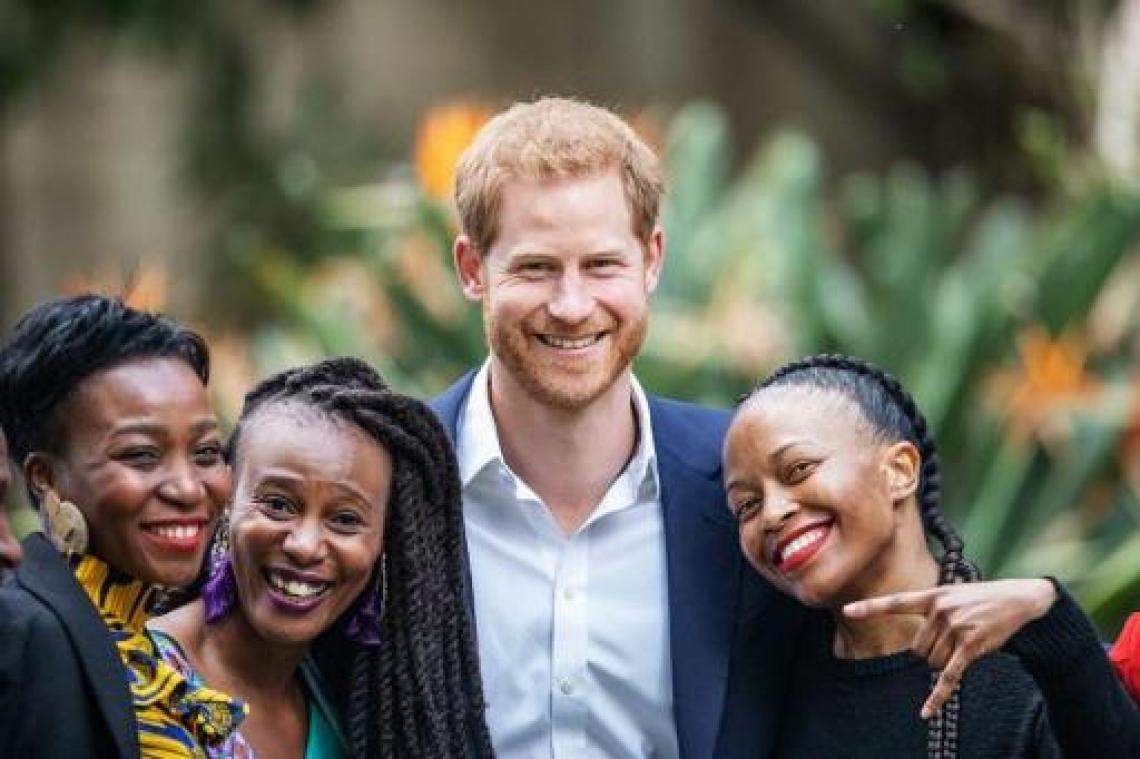 Prins Harry en Megan Markle beëindigen Afrikareis