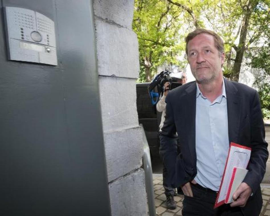 "We zijn het over niets eens met N-VA", zegt Paul Magnette