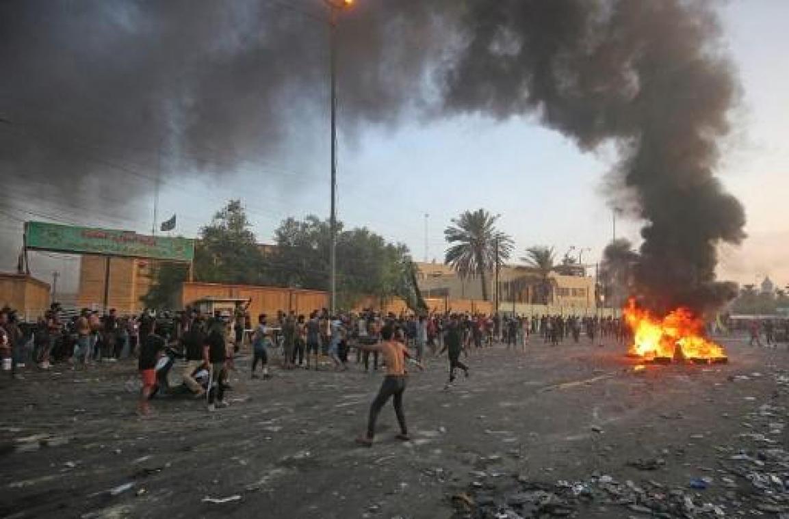 Veiligheidsdiensten schieten op tientallen manifestanten in Bagdad