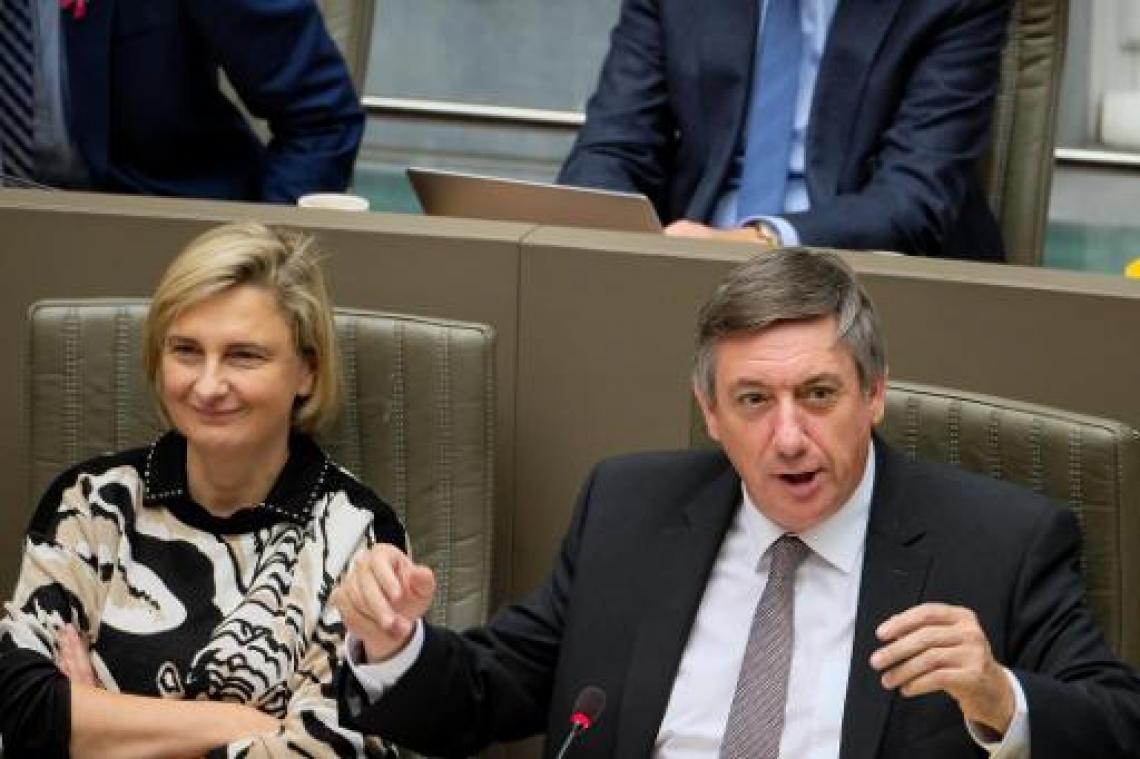 Vlaams Parlement geeft regering het vertrouwen