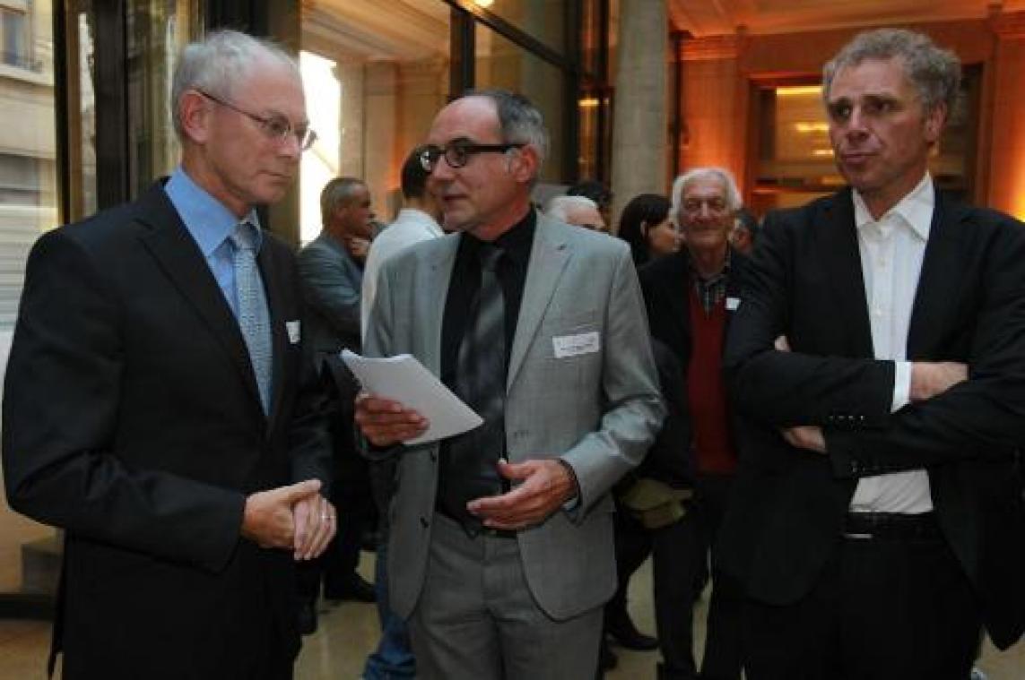 "Vlaamse regering zet deur open voor quasi onbeperkte bemoeienis bij berichtgeving"