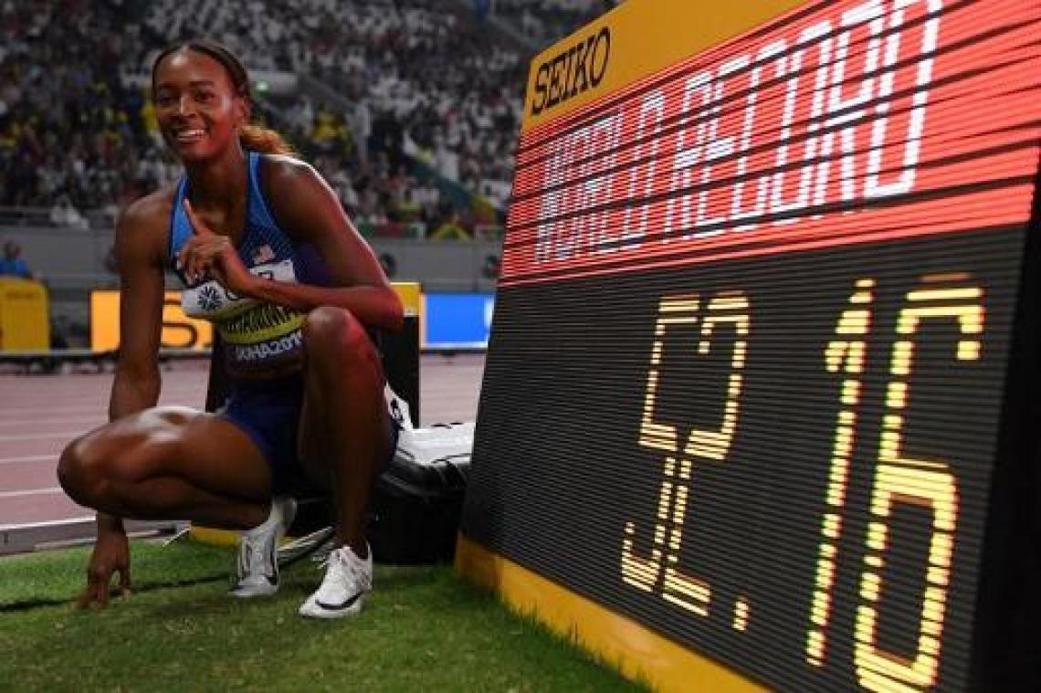 Dalilah Muhammad snelt naar WK-goud in nieuw wereldrecord op 400m horden