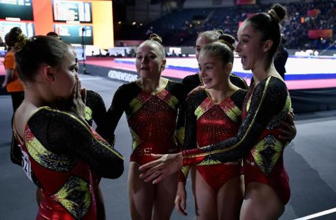 WK turnen - Belgische turnmeisjes halfweg vijfde in teamklassement