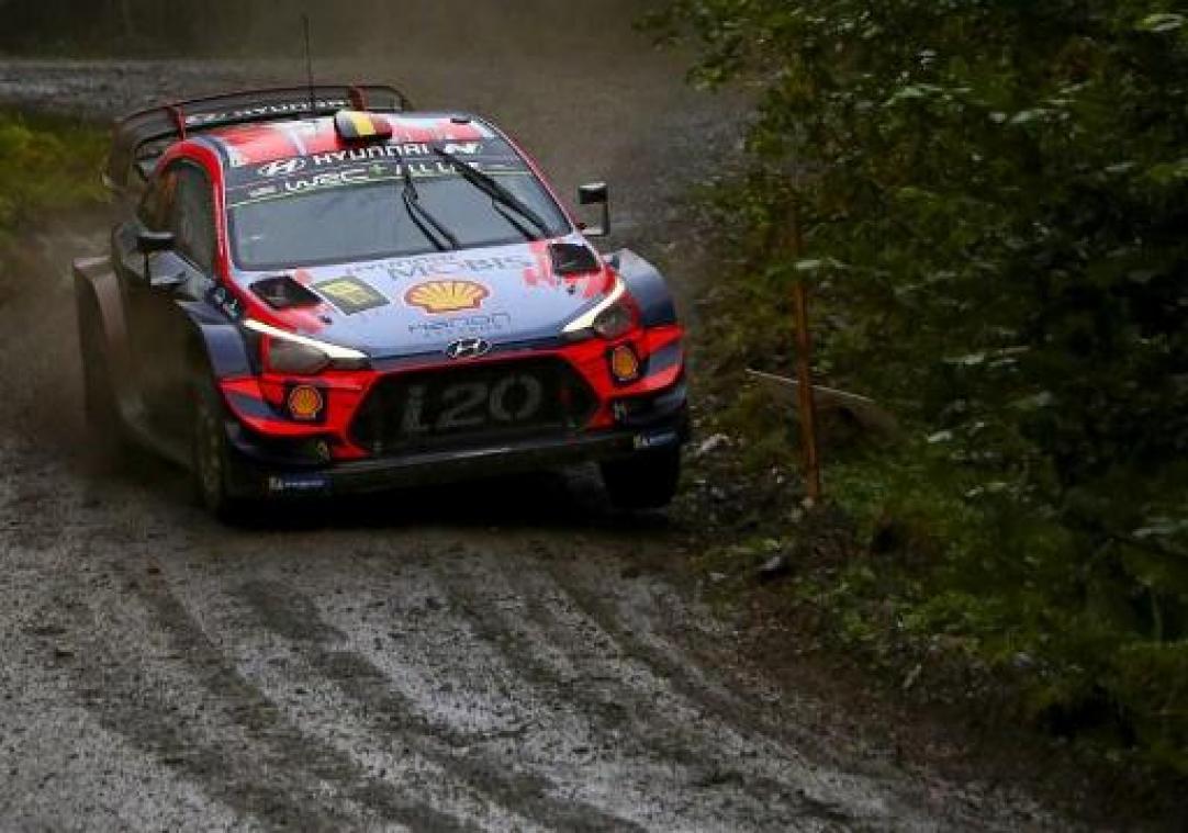 Tänak blijft leider in Rally van Wales, Neuville schuift op naar plaats drie