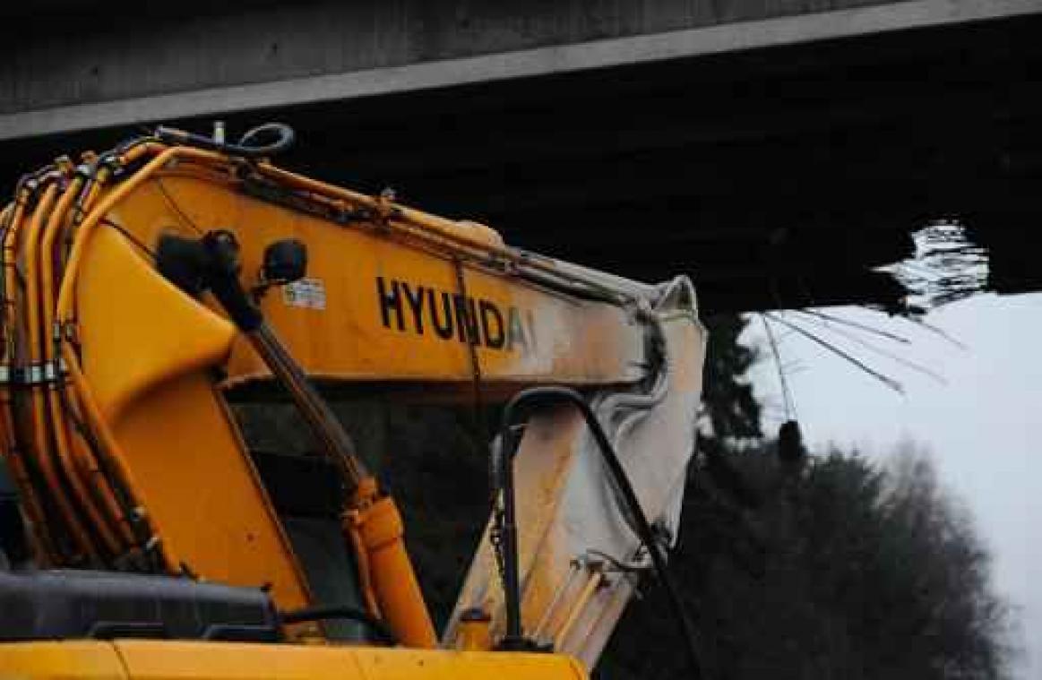 Weyts wil strengere straffen voor wie zichzelf en het verkeer vastrijdt