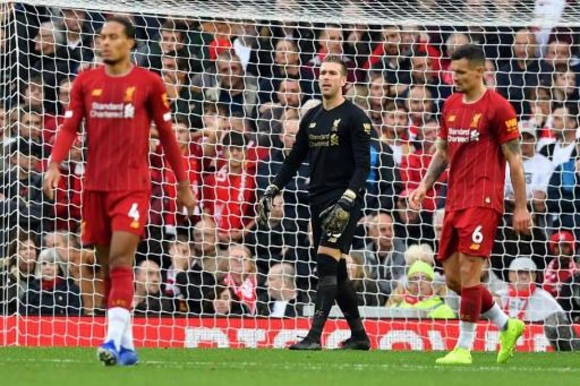 Belgen in het buitenland - Liverpool blijft foutloos dankzij late strafschoptreffer tegen Leicester