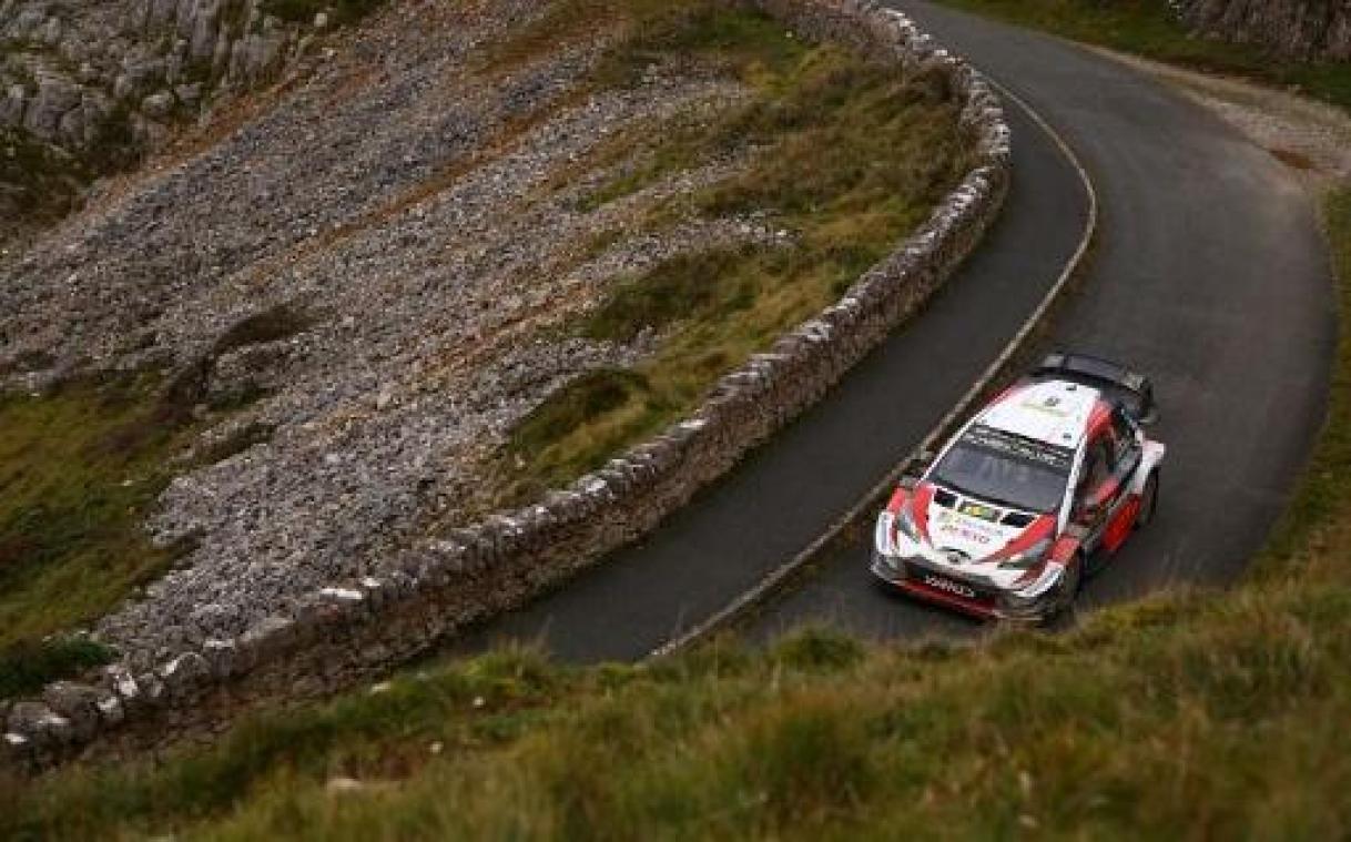 Tänak wint voor Neuville en neemt optie op wereldtitel