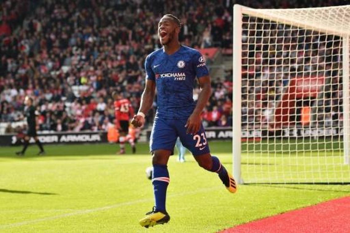 Belgen in het buitenland - Batshuayi luistert invalbeurt bij zegezeker Chelsea op met doelpunt