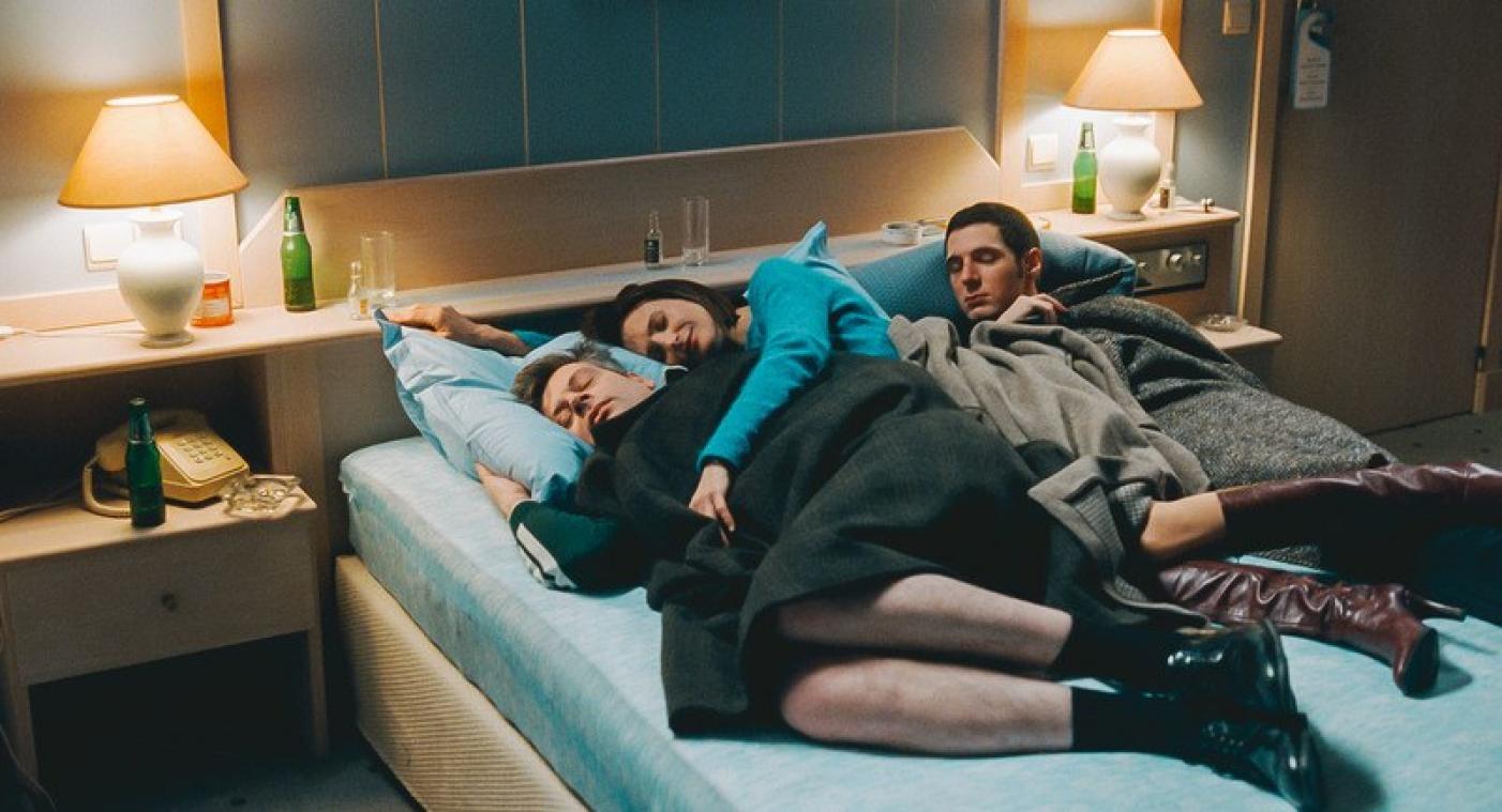 MOVIES. 'Chambre 212' keert de rollen van de romantische komedie om
