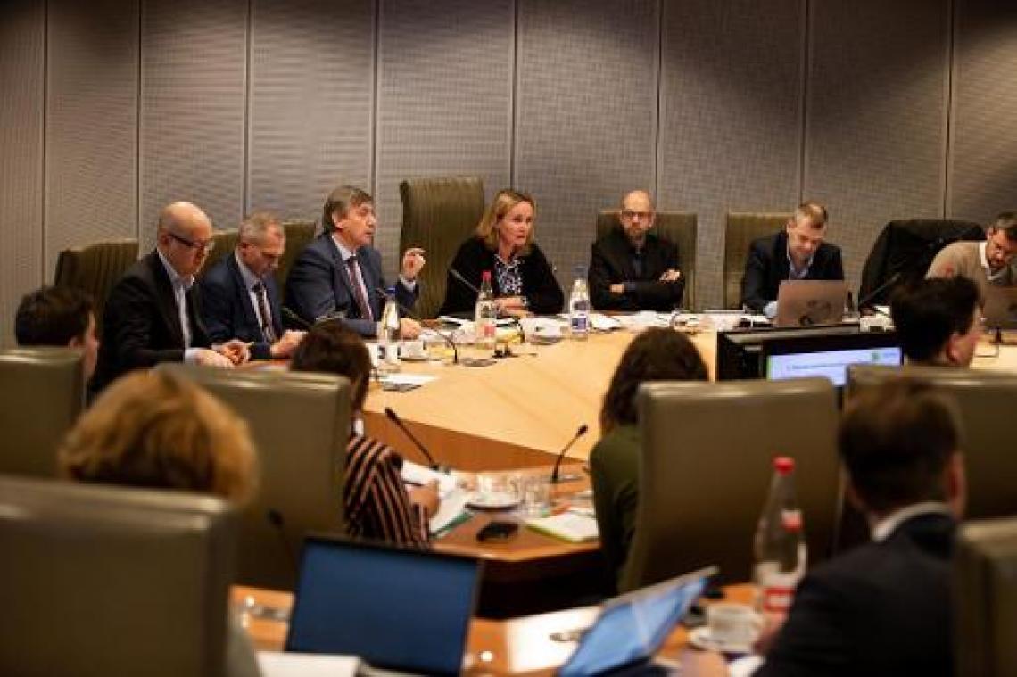 Vlaams parlement ontruimd omwille van bommelding