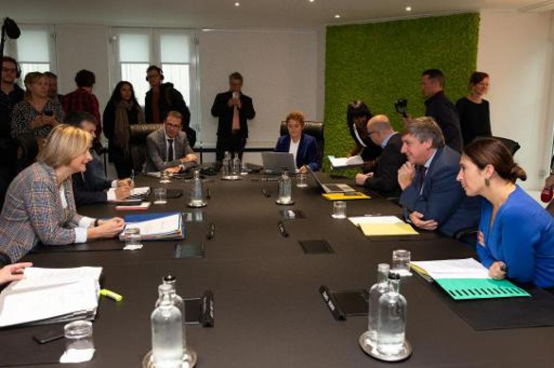Vlaamse regering vraagt uitstel voor beleidsnota's