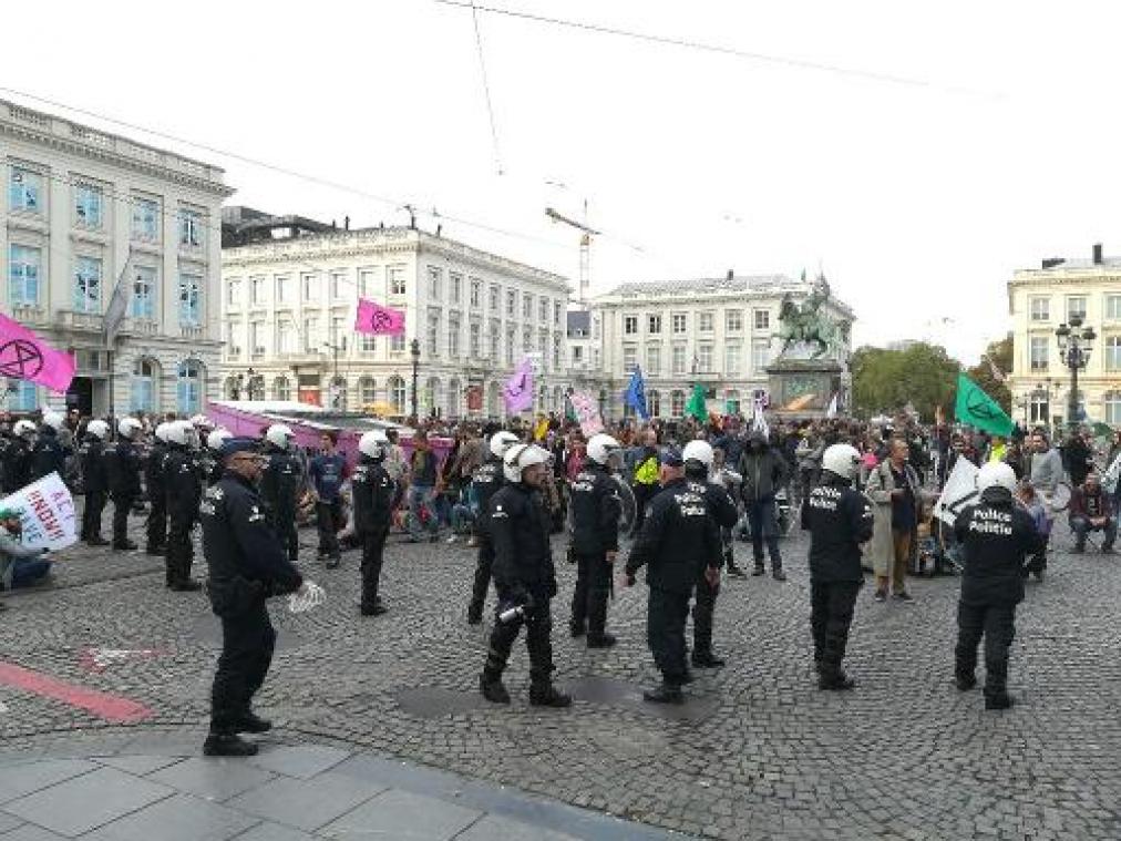 Brussel strenger voor rechtse dan voor linkse betogingen, zegt politievakbond