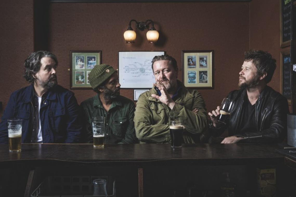 SOUNDCHECK. 'Giant Of All Sizes' van Elbow: "Mensen sluiten verbazend goed hun ogen voor wat ze niet willen zien"