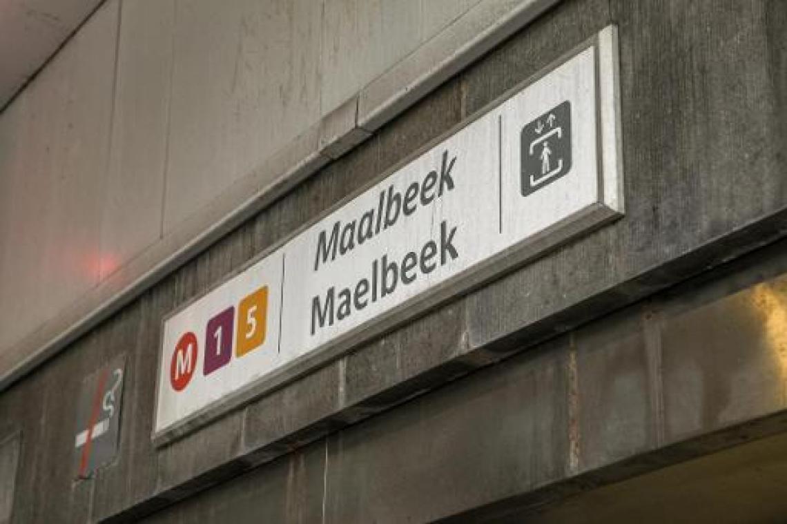 Koerden houden tijdens betoging in Brussel halt bij metrostation Maalbeek