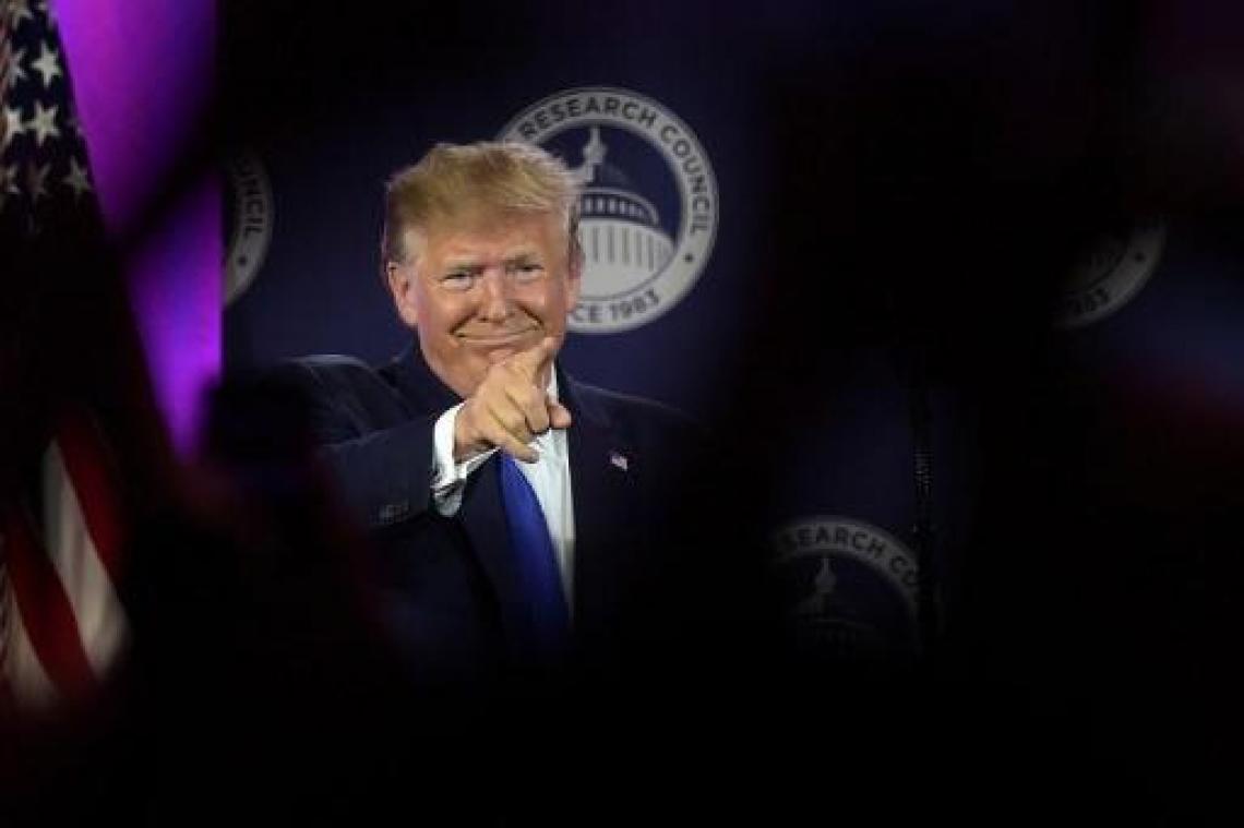 Trump noemt Democraten die zich tegen hem verenigen "clowns"