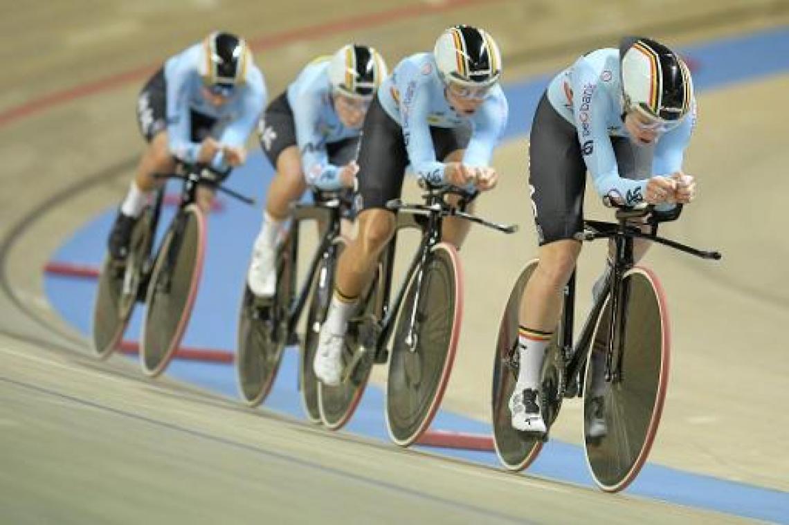 EK baanwielrennen - Belgische vrouwen in ploegenachtervolging grijpen ondanks recordtijd naast medaille