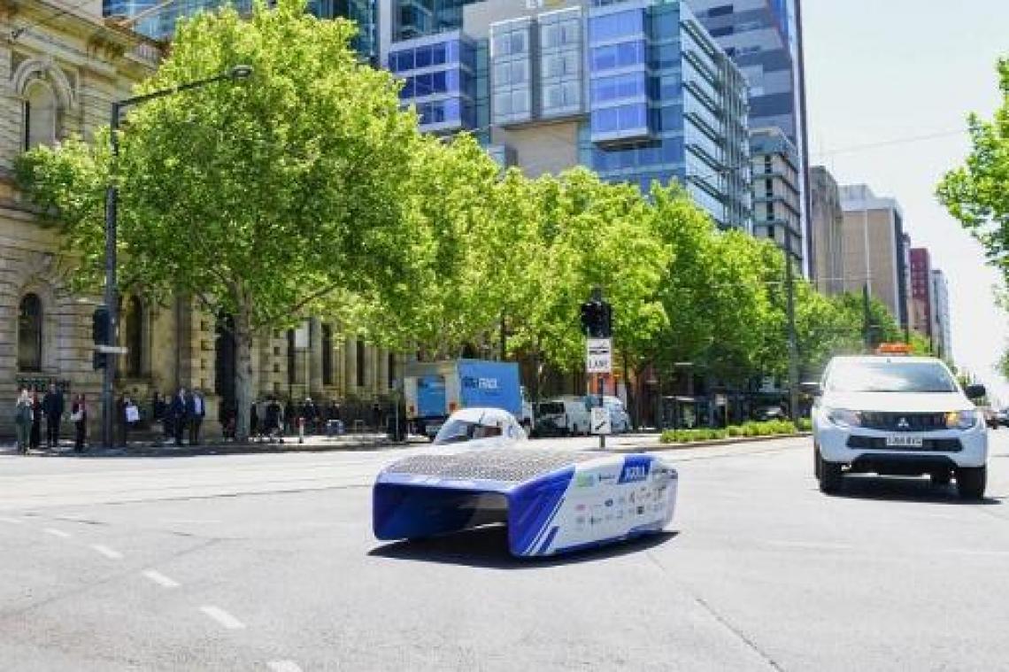 Leuvense team wint WK zonnewagens: ruim 3.000 kilometer tegen gemiddeld 86,6 km/u
