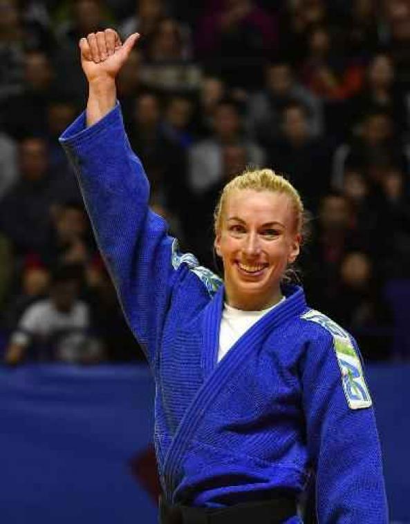 Charline Van Snick verlengt Europese titel