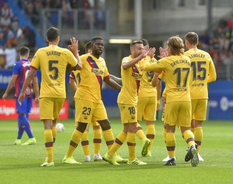 FC Barcelona zet druk op Real met vlotte uitzege in Eibar