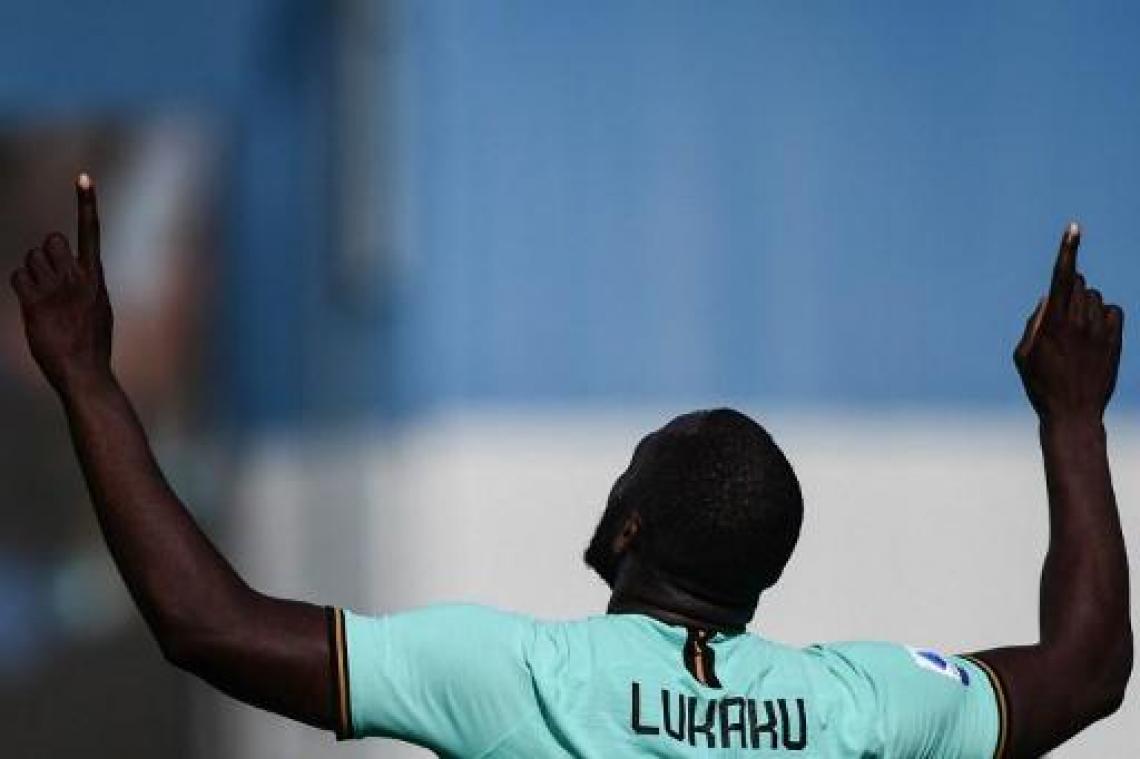 Lukaku leidt Inter met twee goals voorbij Sassuolo