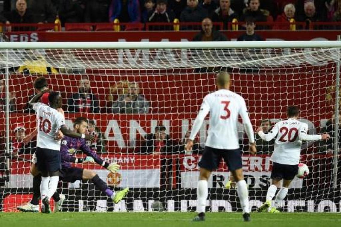 Belgen in het buitenland - Manchester United snoept Liverpool eerste punten van het seizoen af
