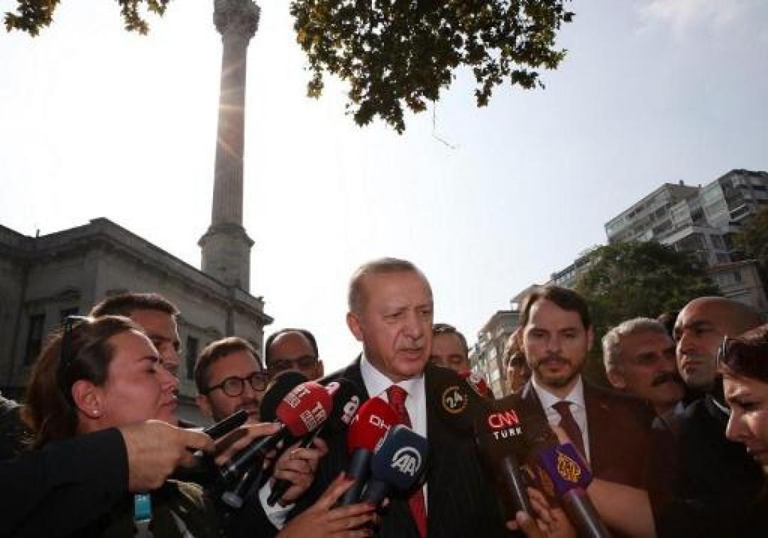 Erdogan beschuldigt westen van "meeheulen met terroristen"