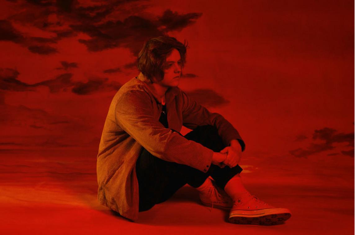 SOUNDCHECK. Lewis Capaldi, de nieuwe Ed Sheeran: "Schotse Twitter is fucking hilarisch"