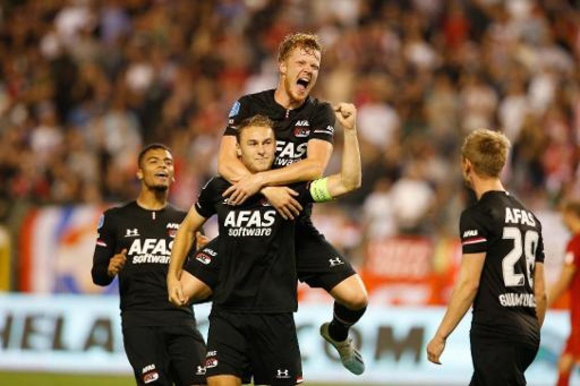 Belgen in het buitenland - AZ vernedert Astana, Wolverhampton pakt tweede zege in Bratislava