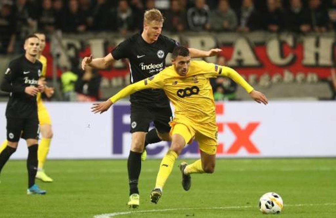 Europa League - Standard grijpt kansen niet en verlies in Frankfurt