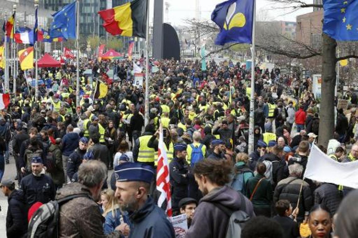 Gele hesjes plannen voettocht naar drielandenpunt in Vaals