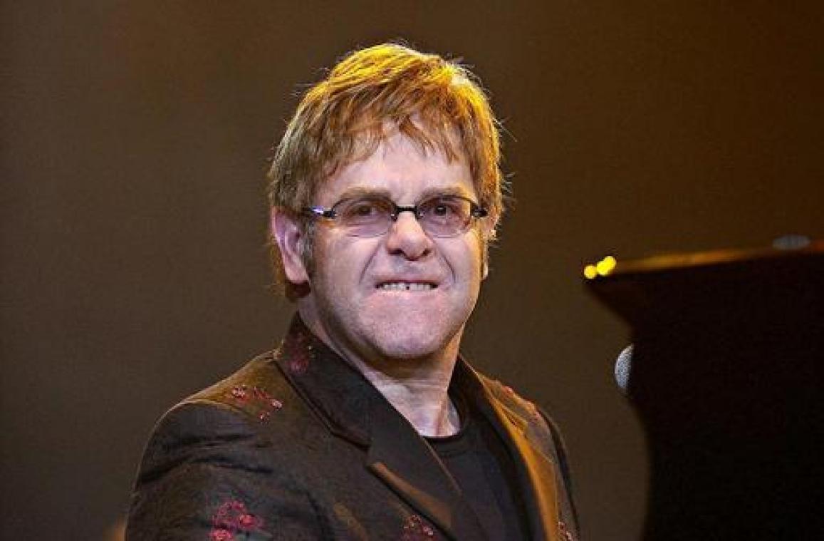 Zieke Elton John geeft forfait voor optreden in de VS