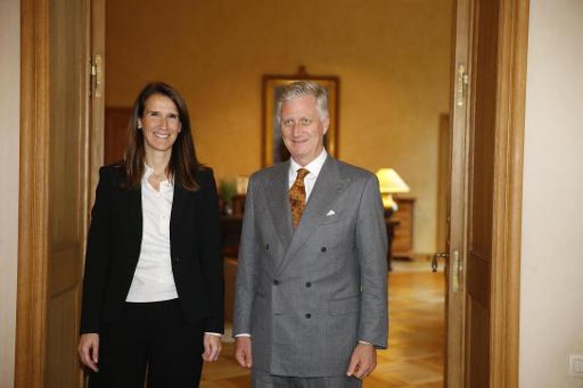 Koning benoemt Sophie Wilmès (MR) tot premier van regering in lopende zaken